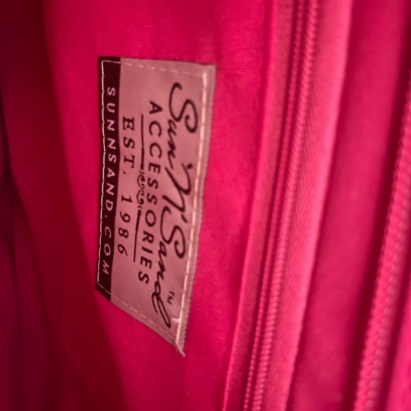 Chic Straw Bag with Pink Accents - Picture 6 of 6